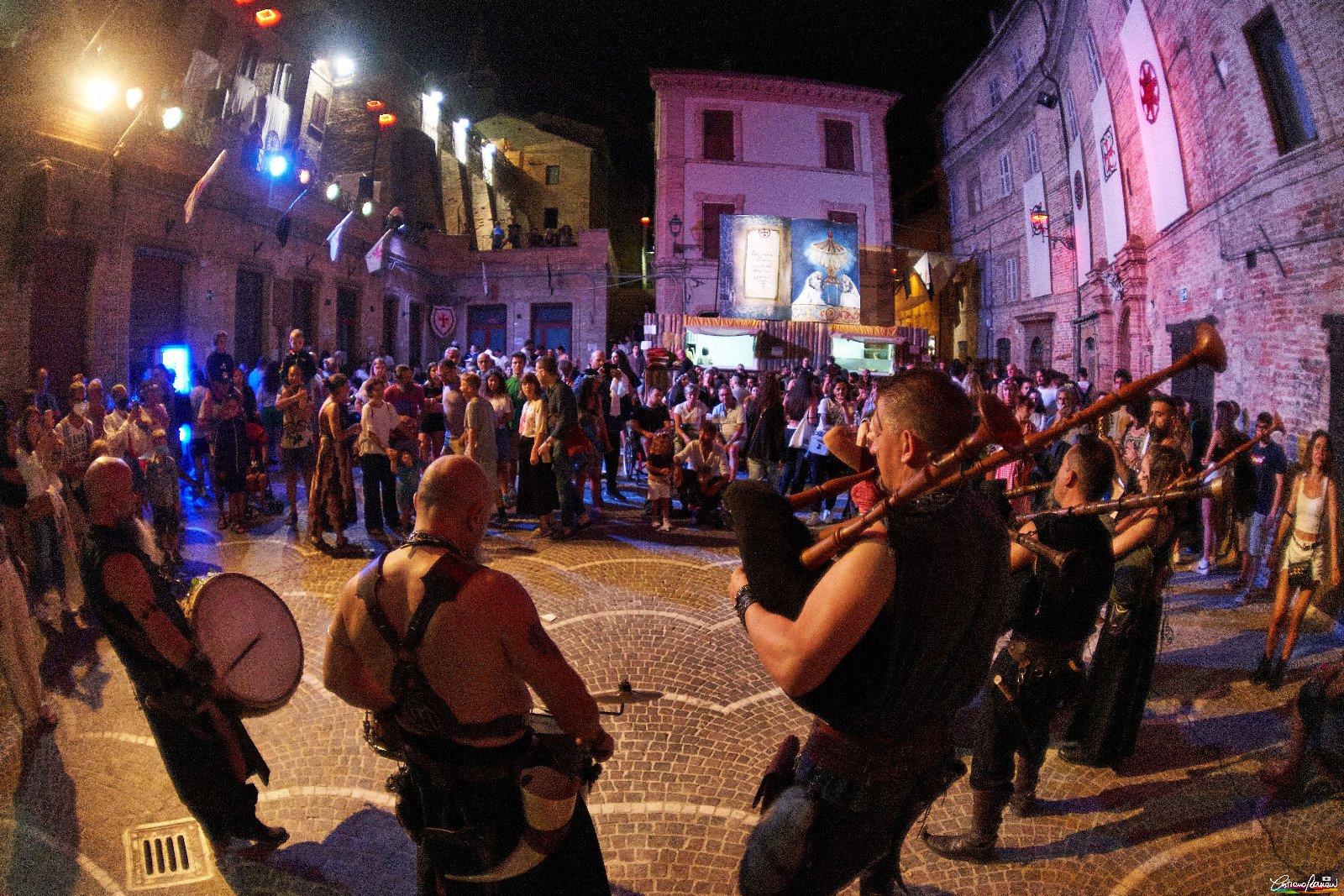 Castignano, Seconda serata con record di presenze: Templaria Festival ...