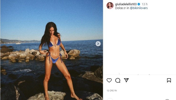Giulia De Lellis in bikini