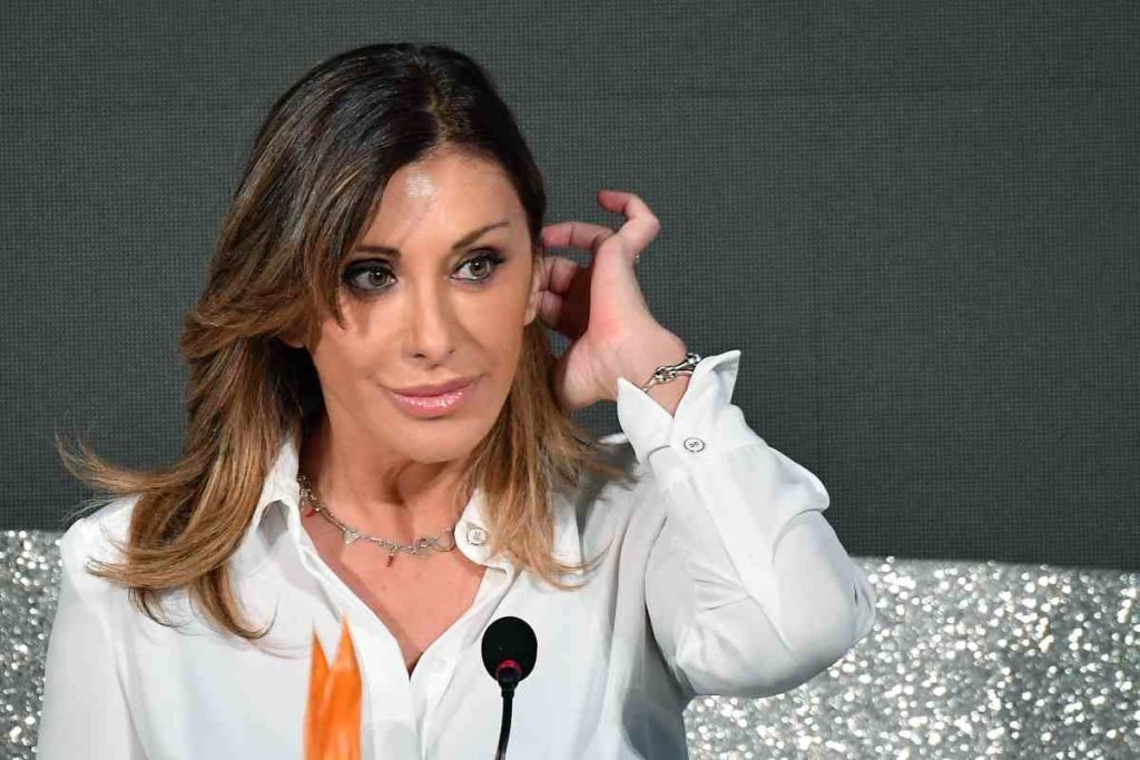 Sabrina Salerno si concede in un bellissimo abbraccio sui social. uno dei più belli della sua vita.