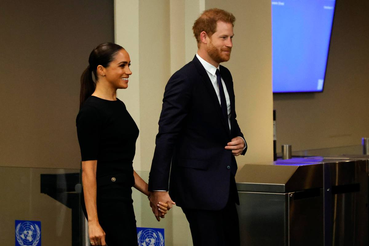 Harry e Megan Markle fanno un gesto improvviso e vogliono la pace con Kate e William 