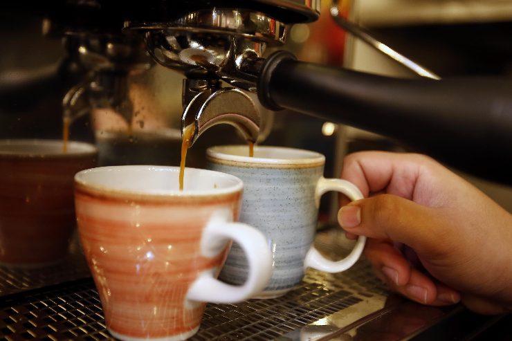 come servire tazzine di caffè: non troppo caldo