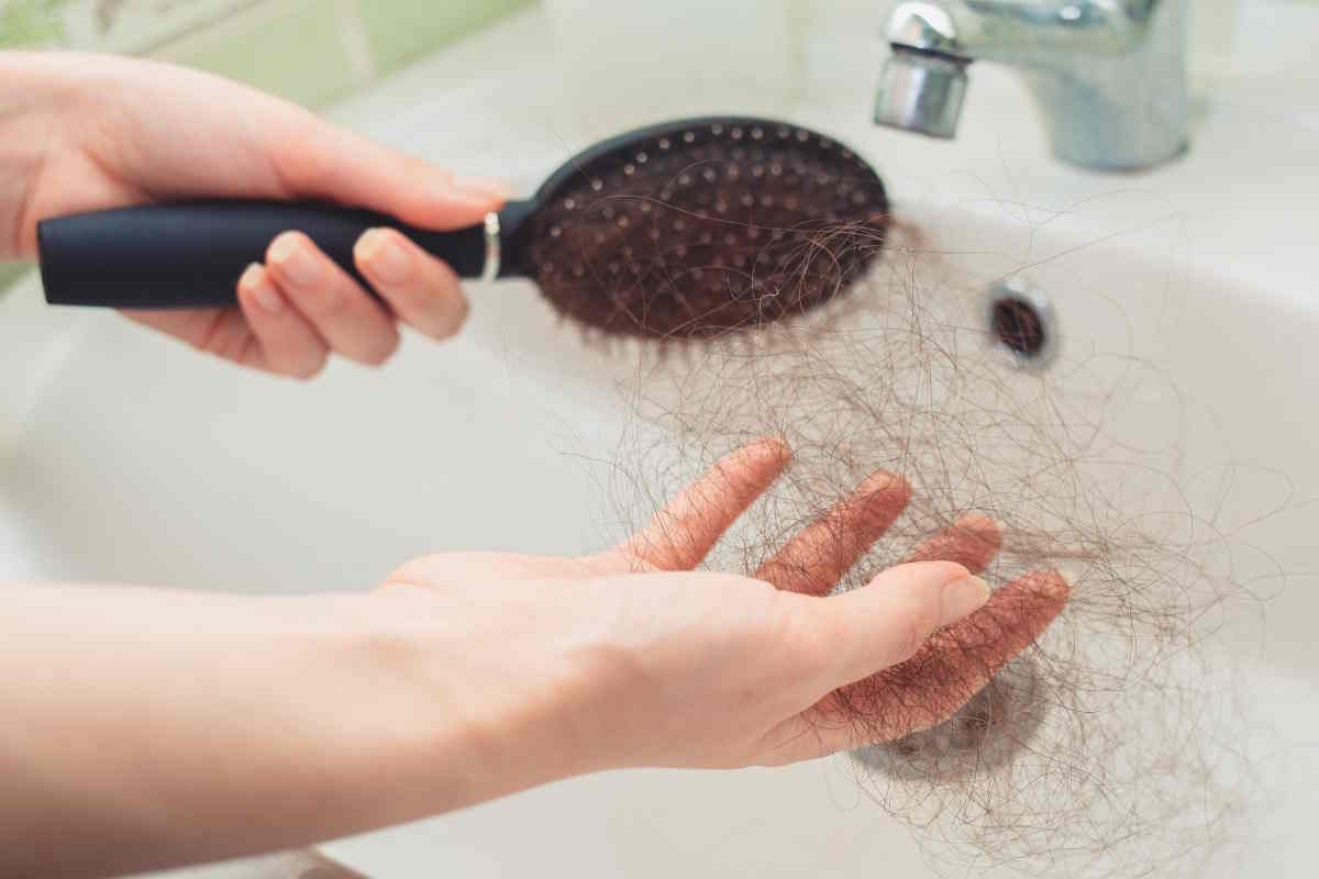 Come pulire la spazzola per capelli