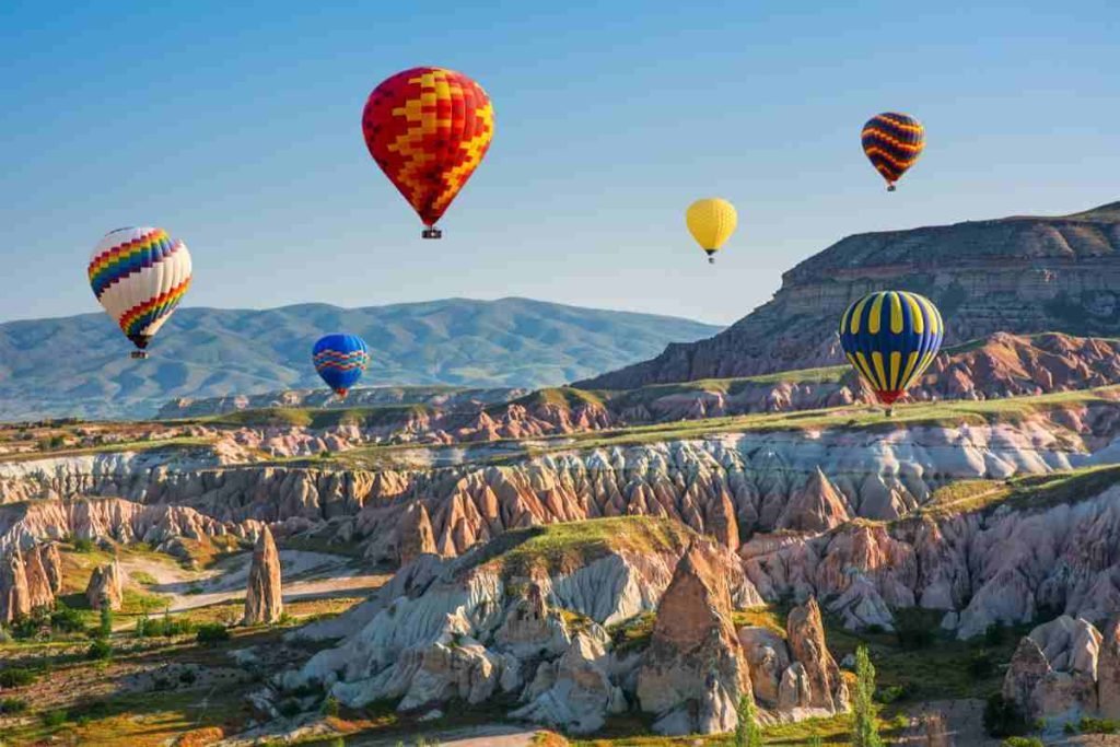un posto davvero magico tra mongolfiere e grotte fantastiche, visita anche tu la Turchia e la Cappadocia