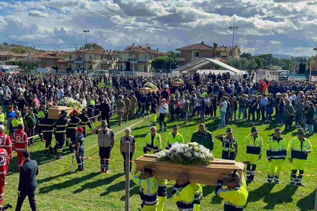 Funerali Ostra Alluvione Marche