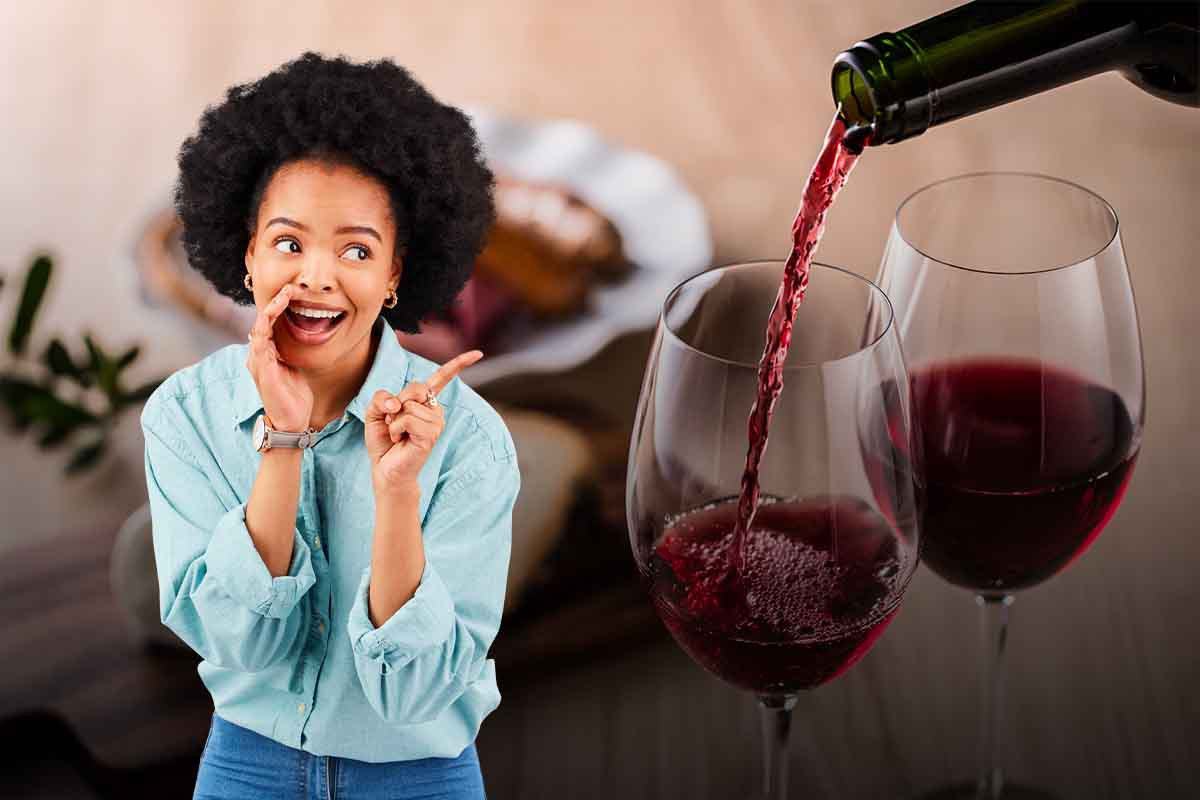 Un nuovo metodo e trucco per versare vino che stupirà tutti e lascerà gli ospiti a bocca aperta. 