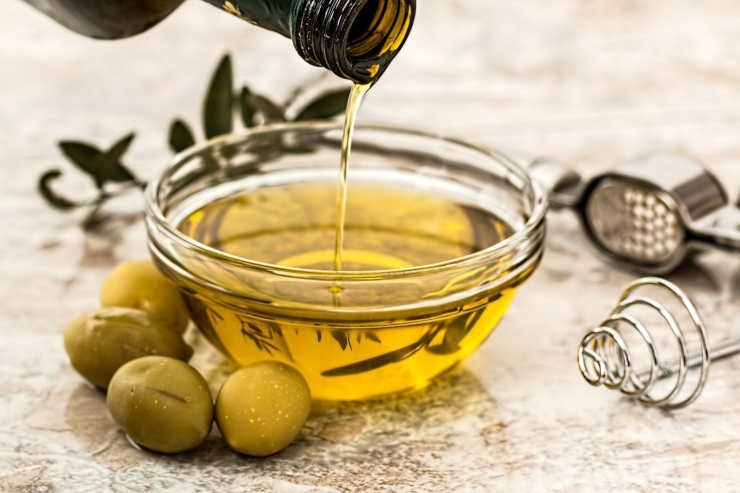 Olio extravergine di oliva contro il mal di gola
