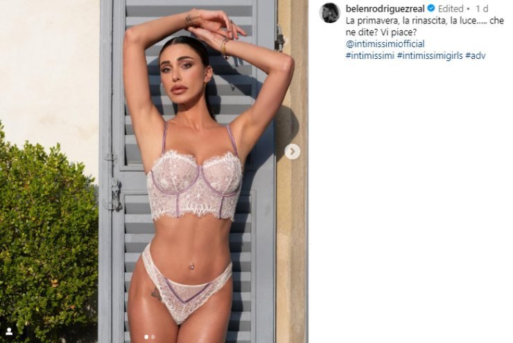 Belen Rodriguez in lingerie, fan in delirio su Instagram
