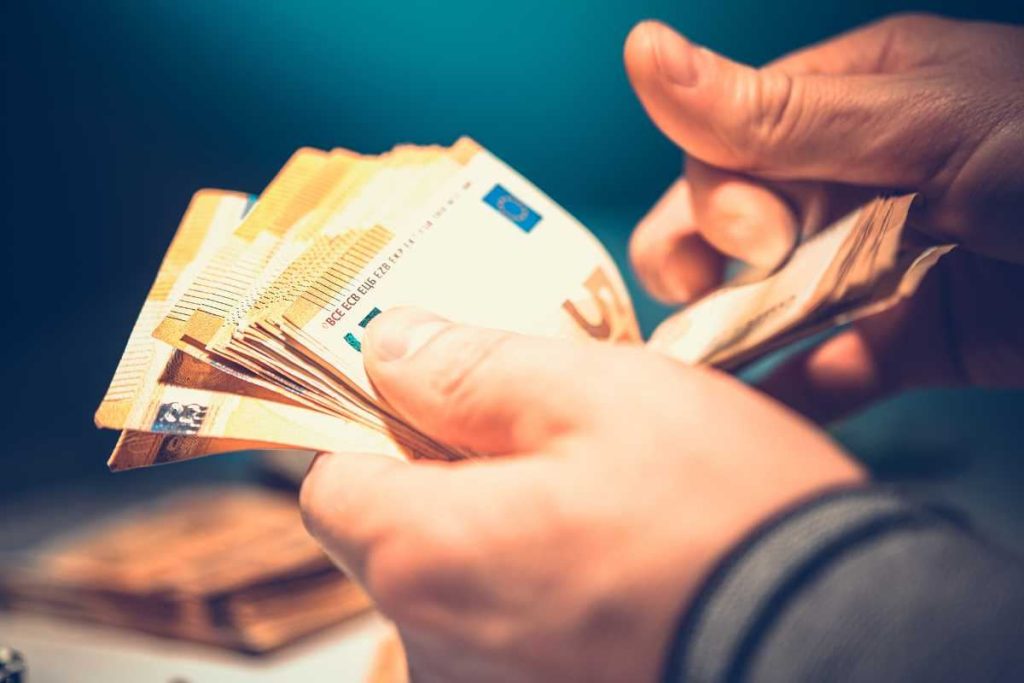 Quanti soldi si possono tenere in casa