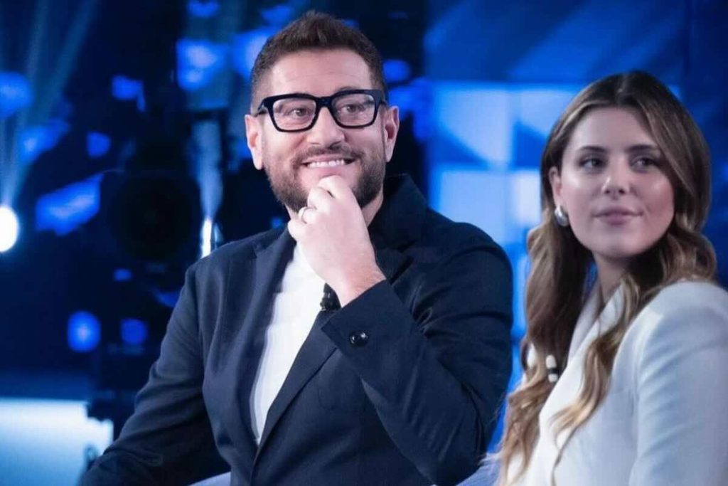 Rebecca Papi è uguale al papà