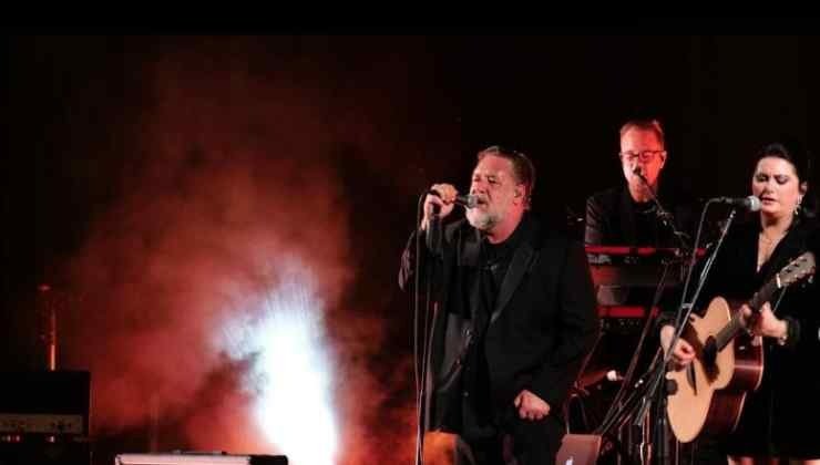 russell crowe ascoli piceno concerto 