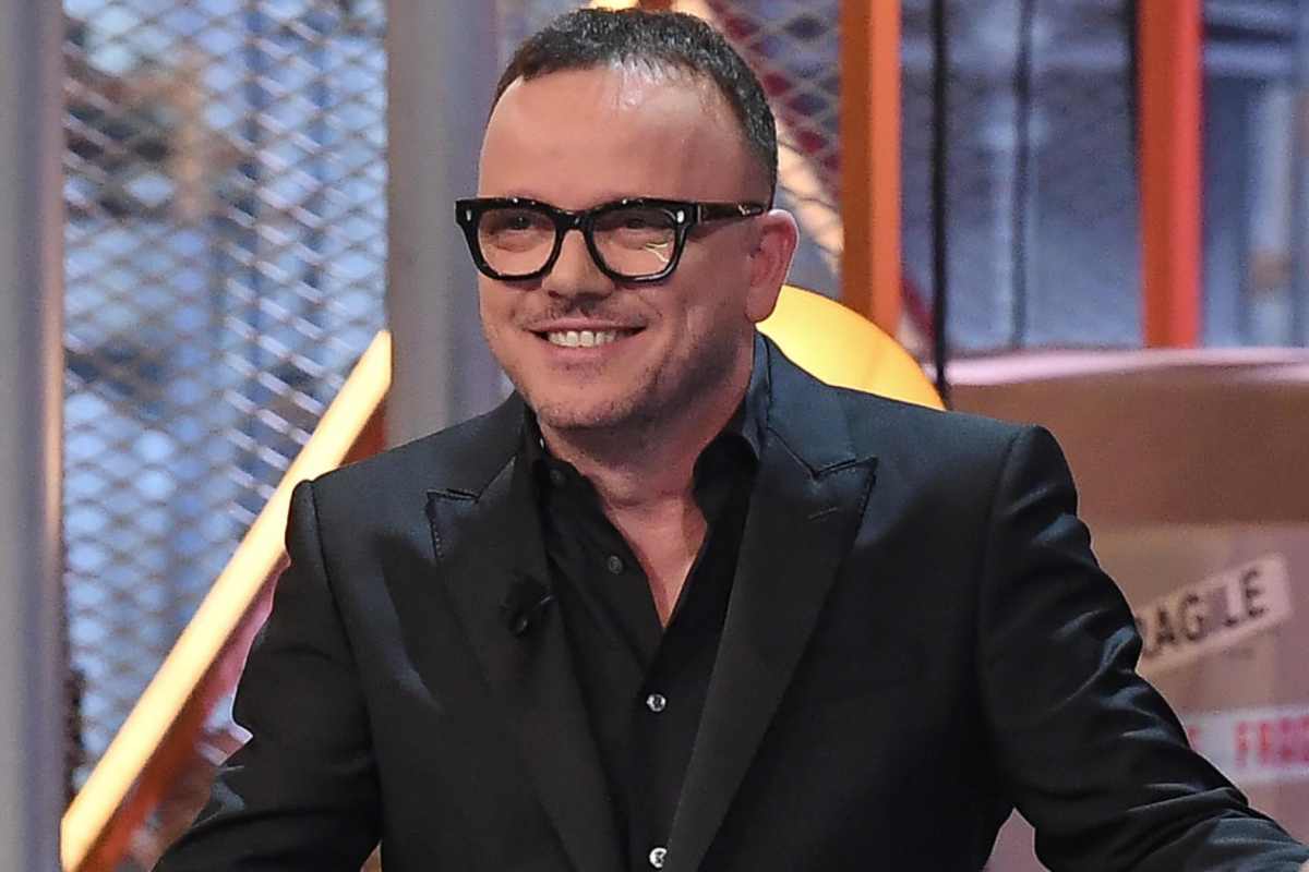 Gigi D'Alessio fa una sorpresa ad una persona