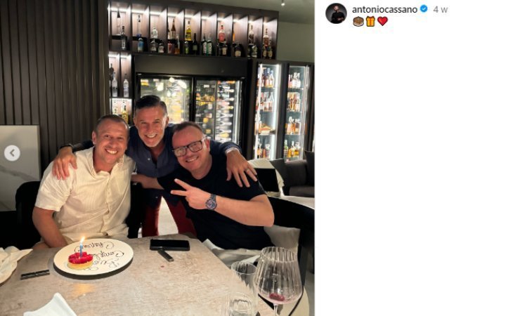 Gigi D'Alessio festeggia il compleanno di Cassano