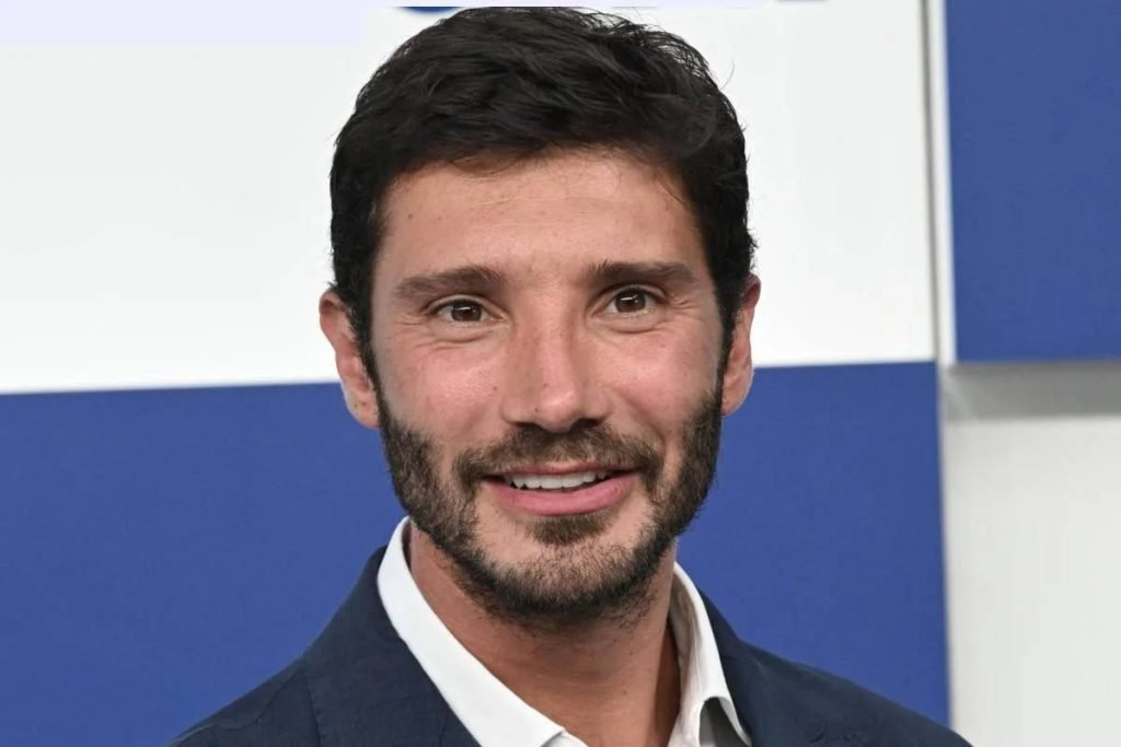 Stefano De Martino risponde alle domande dei fan