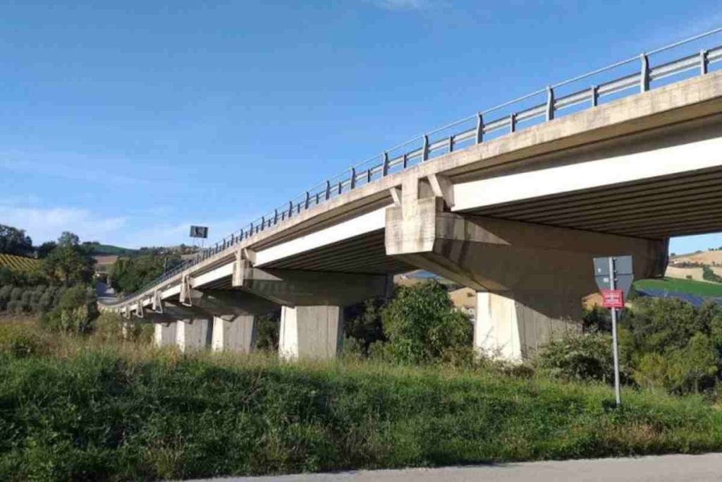 ponte pericolante sagra storica