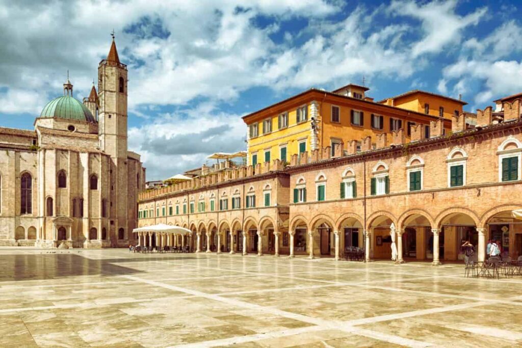 ascoli piceno piazza del popolo