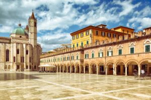 ascoli piceno piazza del popolo