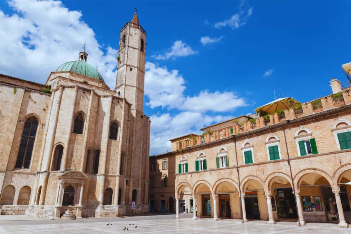 ascoli piazza popolo