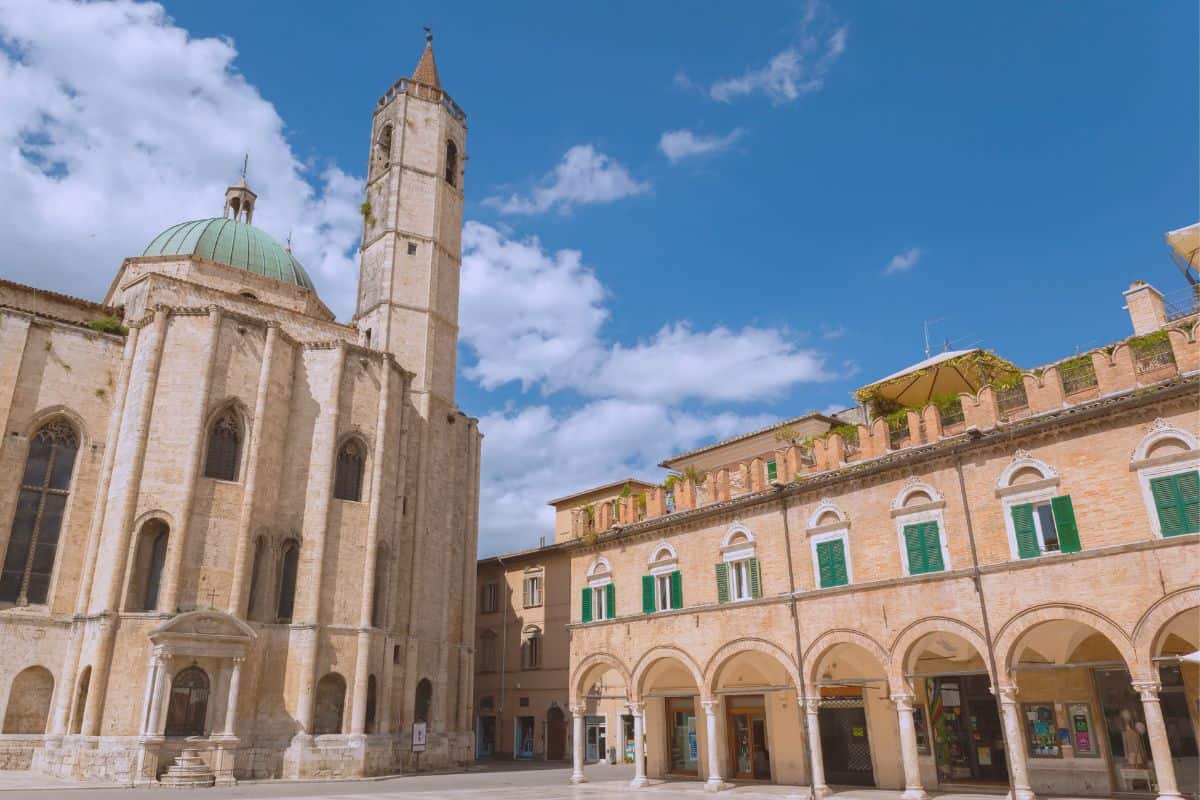 ascoli piazza popolo