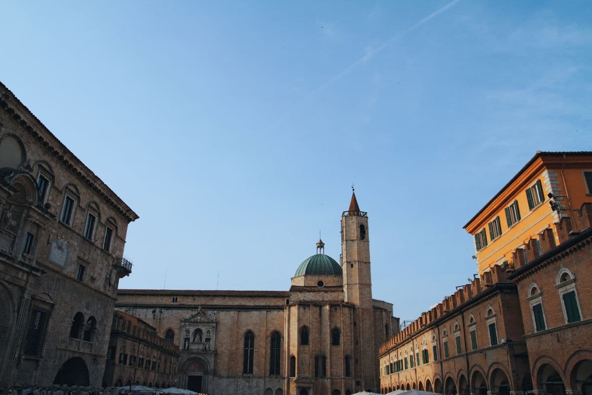 ascoli piceno piazza del popolo