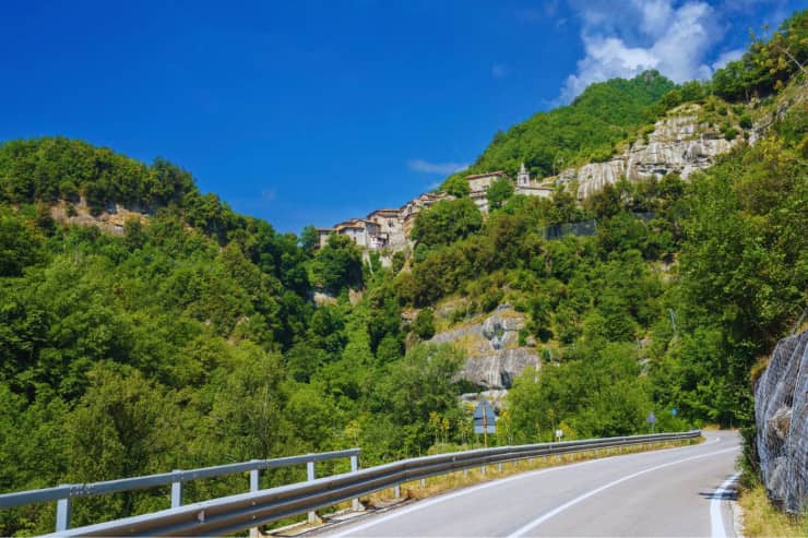 strada salaria vicino ascoli