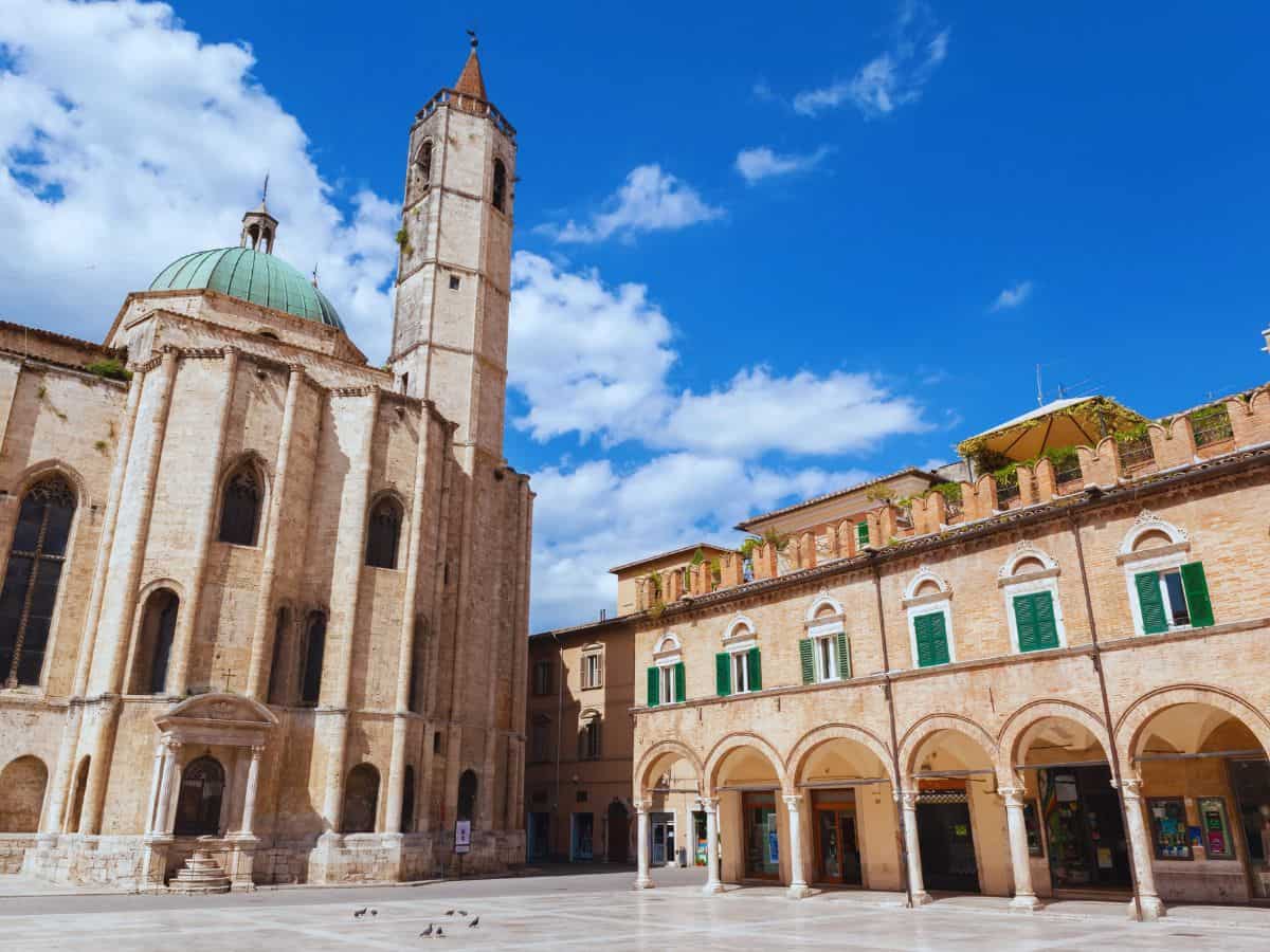 ascoli piceno piazza del popolo