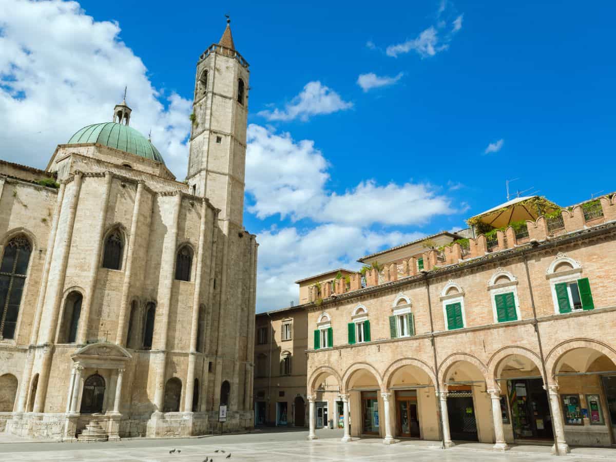 ascoli piceno piazza dl popolo