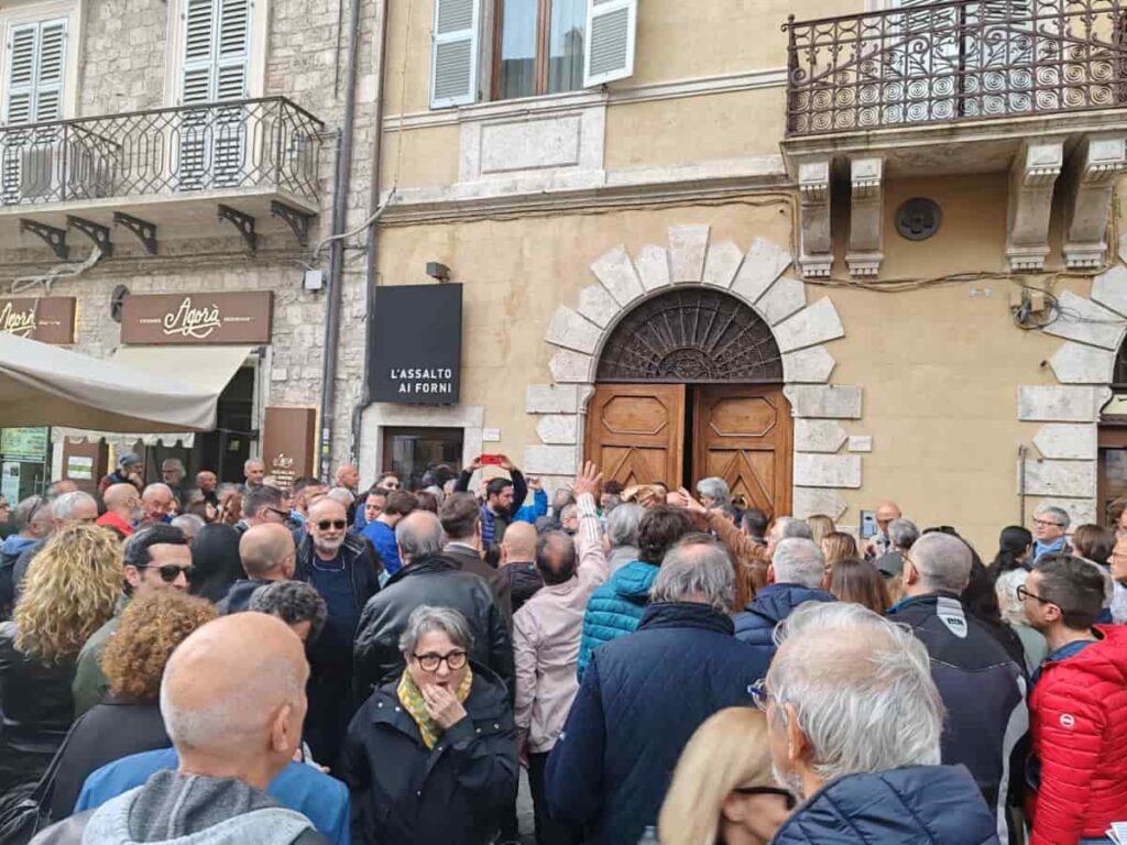 lorenza roiati forno solidarietà ascoli