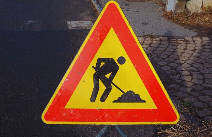 lavori cartello strada