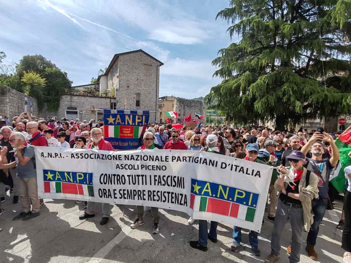 manifestazione antifascista ascoli