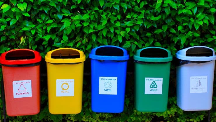 rifiuti bidoni raccolta differenziata