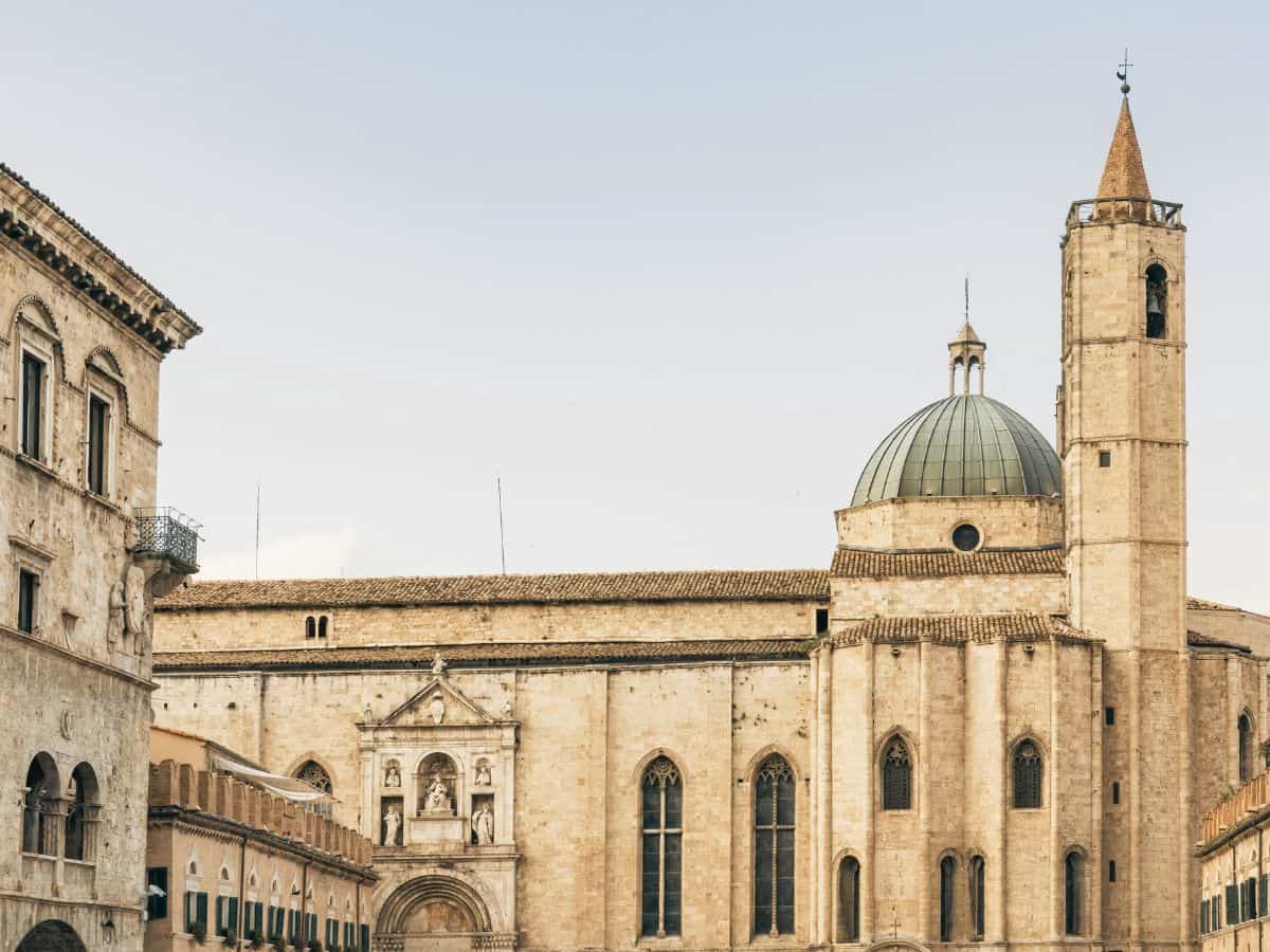ascoli piceno piazza popolo