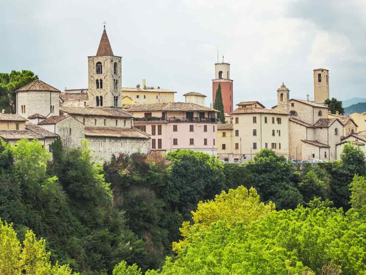 ascoli veduta chiesa santa maria intervineas