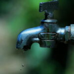 acqua rubinetto goccia