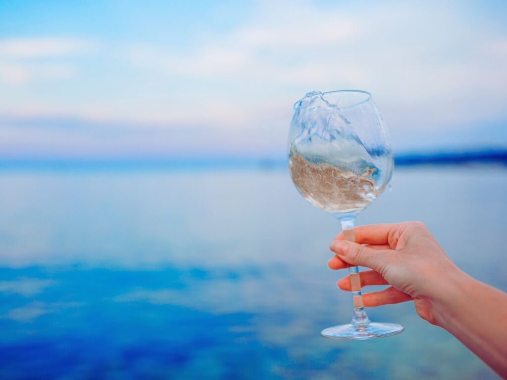 bicchiere vino mare