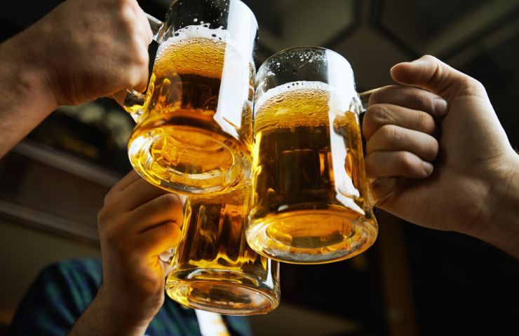 birra boccali brindisi