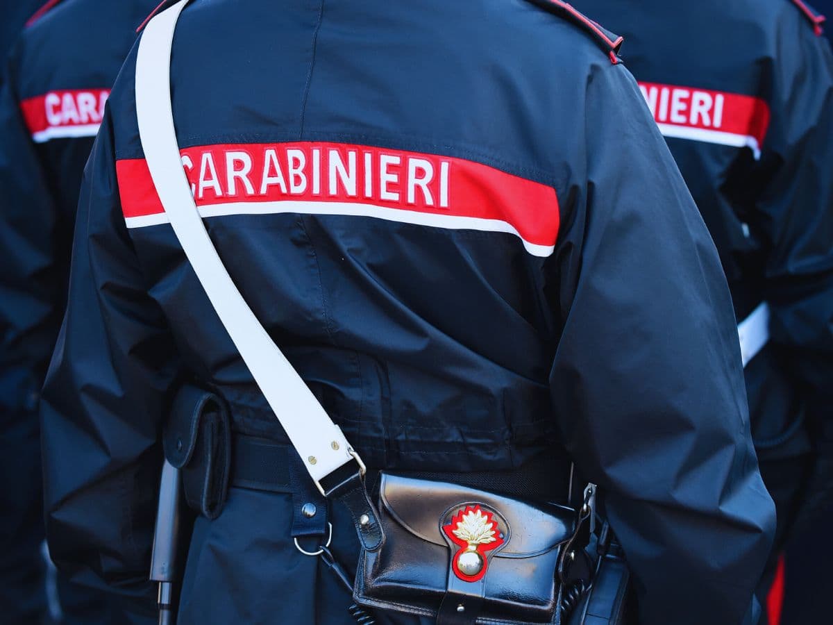 carabinieri agenti
