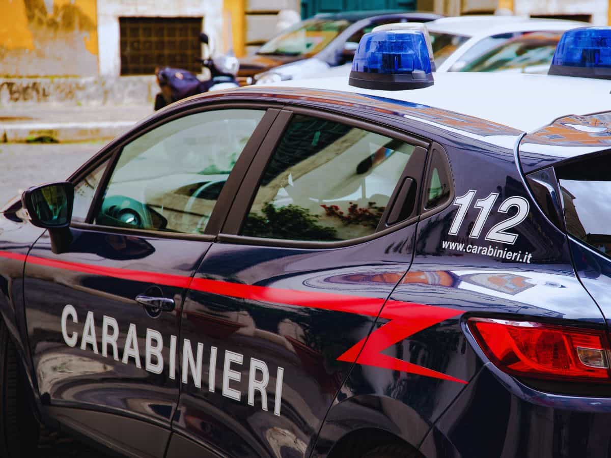 carabinieri auto