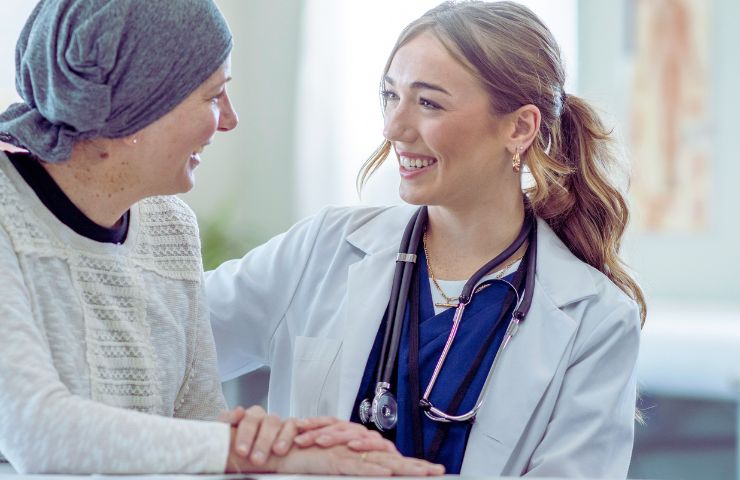 medico paziente tumore