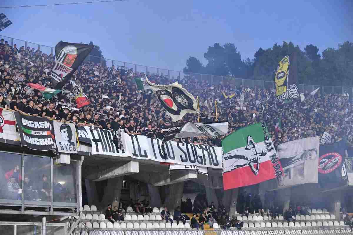 I tifosi dell'Ascoli sugli spalti