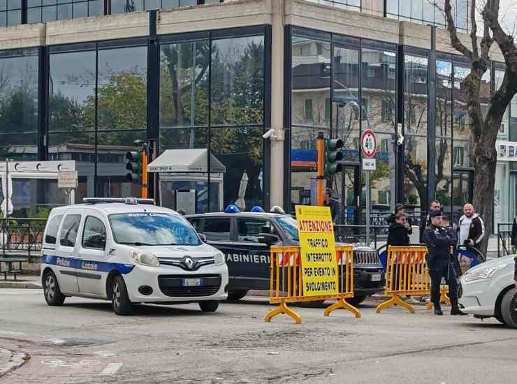 Una strada chiusa ad Ascoli