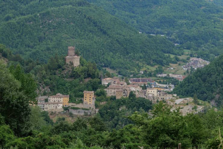 arquata del tronto paesggio rocca
