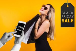 donna con sacchetti shopping