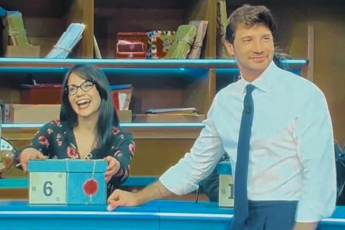 Bluette ad Affari Tuoi apre il suo pacco