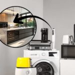 sfondo elettrodomestici freccia su tondo con cucina moderna