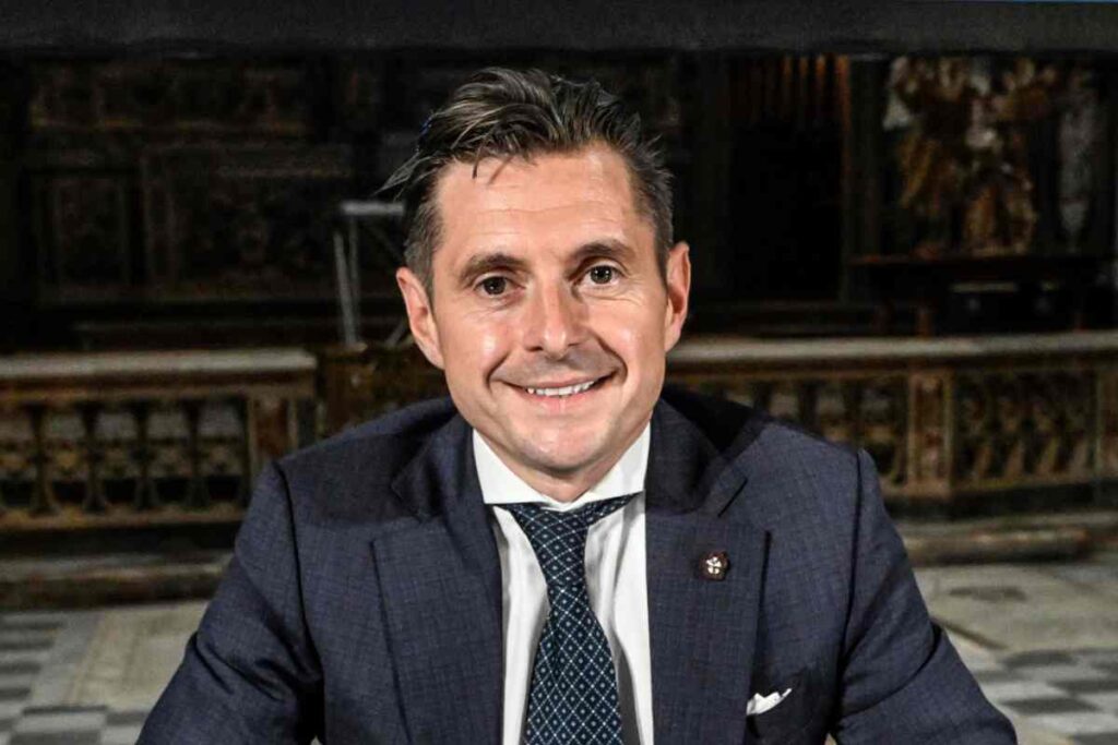 Il sindaco Fioravanti in primo piano