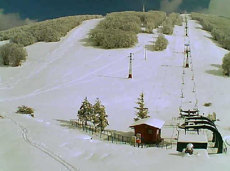 Il Monte Piselli con la neve