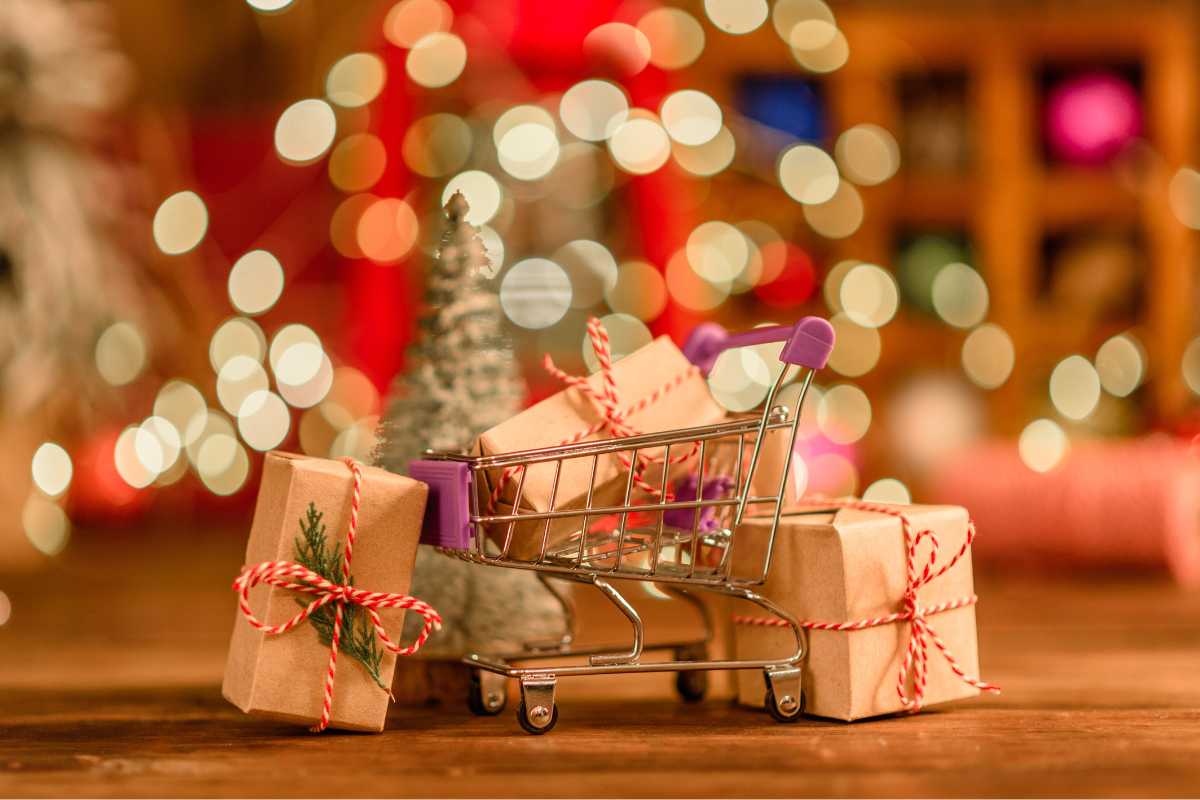 albero di Natale carrello e pacchetti in miniatura