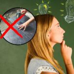 sfondo ragazza che pensa con simboli lampadina e tondo con piastrellista che installa pavimento e X rossa