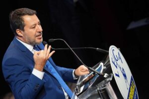 Matteo Salvini durante un incontro