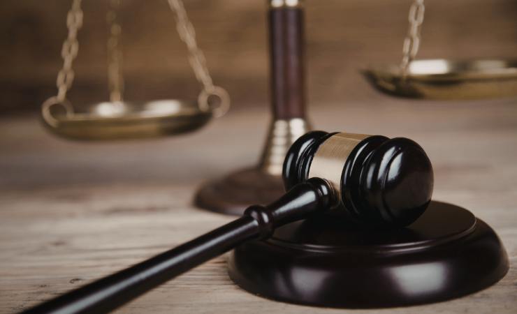 martelletto e bilancia giudice